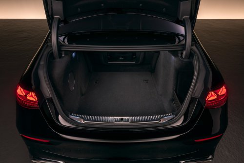 2026 Mercedes-Benz S-Class facelift – W223 gains MBUX Superscreen, flat-plane V8, trick suspension