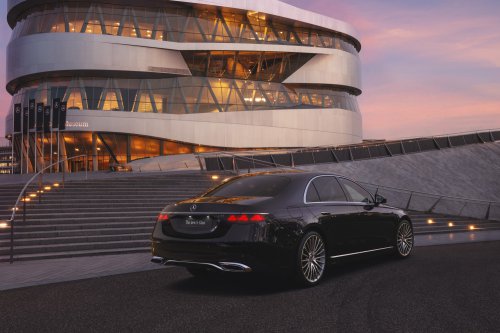 2026 Mercedes-Benz S-Class facelift – W223 gains MBUX Superscreen, flat-plane V8, trick suspension