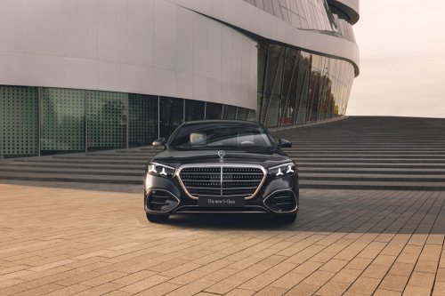 2026 Mercedes-Benz S-Class facelift – W223 gains MBUX Superscreen, flat-plane V8, trick suspension