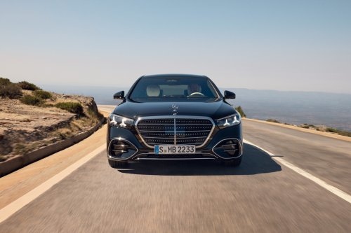 2026 Mercedes-Benz S-Class facelift – W223 gains MBUX Superscreen, flat-plane V8, trick suspension