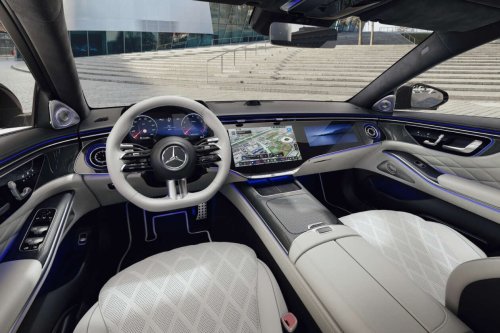 Mercedes-Benz, 2026 Mercedes-Benz S-Class facelift – W223 gains MBUX Superscreen, flat-plane V8, trick suspension