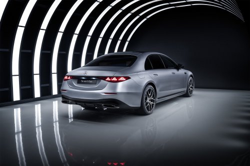 2026 Mercedes-Benz S-Class facelift – W223 gains MBUX Superscreen, flat-plane V8, trick suspension