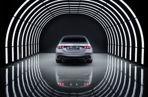 2026 Mercedes-Benz S-Class facelift – W223 gains MBUX Superscreen, flat-plane V8, trick suspension