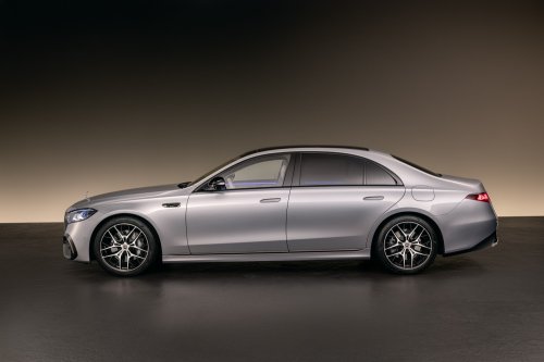 2026 Mercedes-Benz S-Class facelift – W223 gains MBUX Superscreen, flat-plane V8, trick suspension