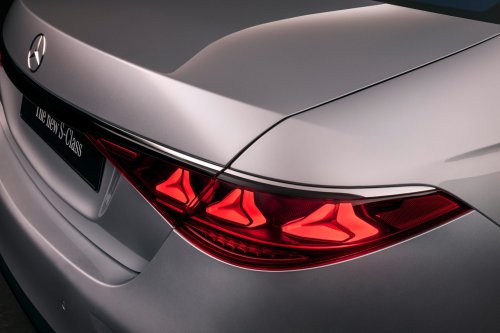 2026 Mercedes-Benz S-Class facelift – W223 gains MBUX Superscreen, flat-plane V8, trick suspension