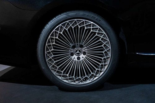 Mercedes-Benz, 2026 Mercedes-Benz S-Class facelift – W223 gains MBUX Superscreen, flat-plane V8, trick suspension