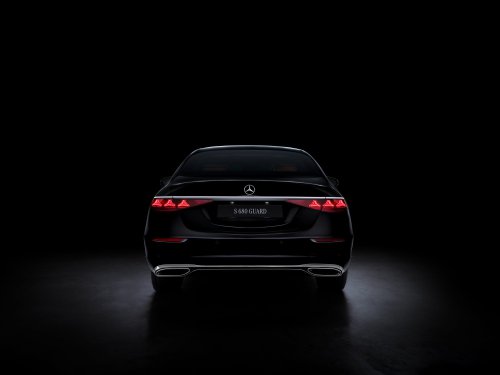 2026 Mercedes-Benz S-Class facelift – W223 gains MBUX Superscreen, flat-plane V8, trick suspension