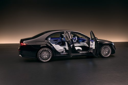 2026 Mercedes-Benz S-Class facelift – W223 gains MBUX Superscreen, flat-plane V8, trick suspension