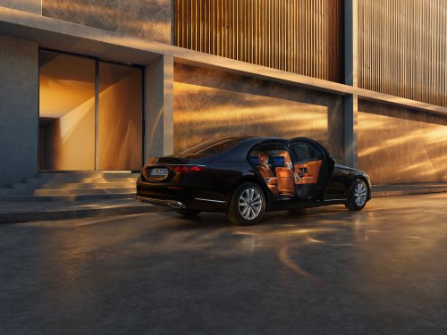 2026 Mercedes-Benz S-Class facelift – W223 gains MBUX Superscreen, flat-plane V8, trick suspension