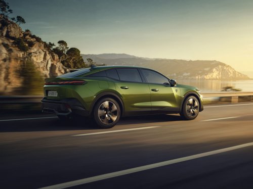 2026 Peugeot 408 facelift debuts – 1.6L PHEV, 1.2L 3-cylinder hybrid; e-408 EV with 456 km range WLTP