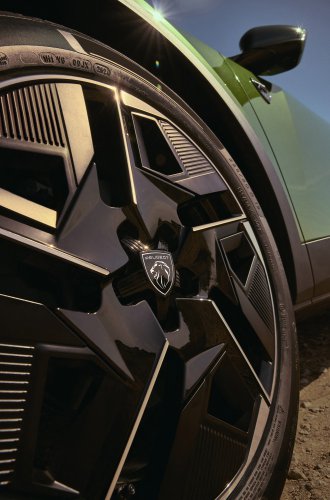 2026 Peugeot 408 facelift debuts – 1.6L PHEV, 1.2L 3-cylinder hybrid; e-408 EV with 456 km range WLTP