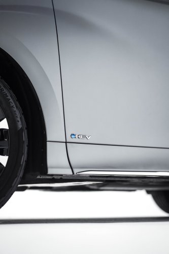 2026 Toyota Vellfire Hybrid launched in Malaysia – 250 PS, 5.7 l/100 km, Alphard-level kit, priced at RM550k