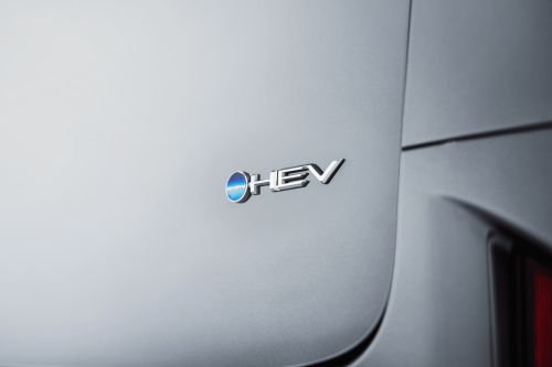 2026 Toyota Vellfire Hybrid launched in Malaysia – 250 PS, 5.7 l/100 km, Alphard-level kit, priced at RM550k
