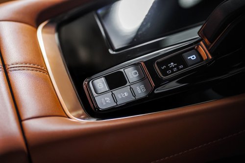 2026 Toyota Vellfire Hybrid launched in Malaysia – 250 PS, 5.7 l/100 km, Alphard-level kit, priced at RM550k