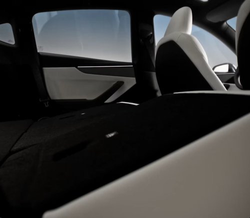 2026 Tesla Model Y in China updated to get larger 16-inch screen, black headlining from 6-seater Model Y L
