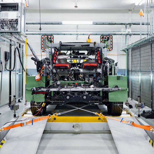 2026 Volvo EX60 new teaser pics dropped – 800V EV SUV with 810 km range debuting next week, Jan 21