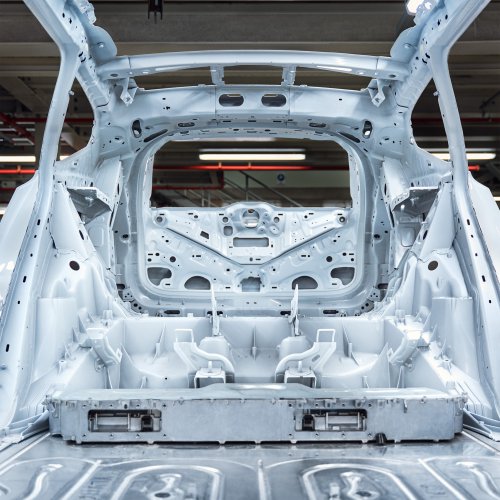 2026 Volvo EX60 new teaser pics dropped – 800V EV SUV with 810 km range debuting next week, Jan 21