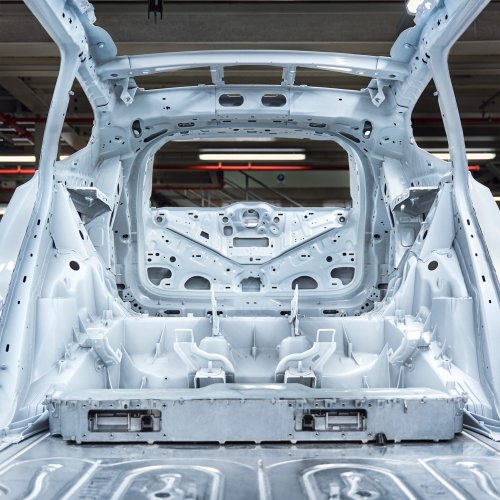 2026 Volvo EX60 new teaser pics dropped – 800V EV SUV with 810 km range debuting next week, Jan 21