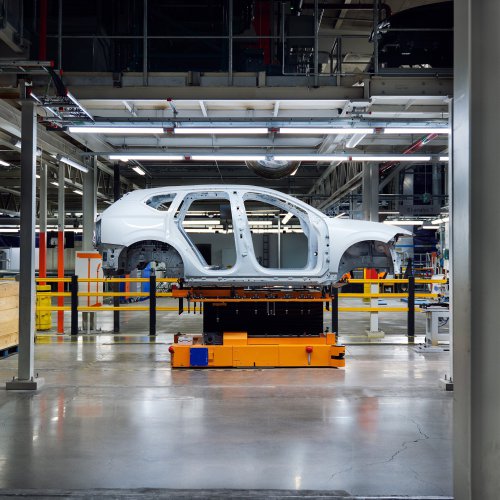 2026 Volvo EX60 new teaser pics dropped – 800V EV SUV with 810 km range debuting next week, Jan 21