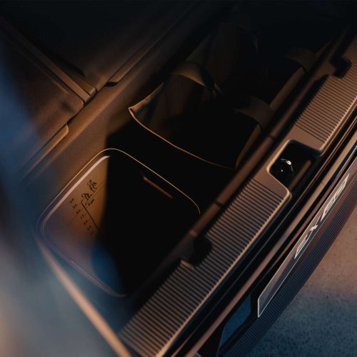 2026 Volvo EX60 new teaser pics dropped – 800V EV SUV with 810 km range debuting next week, Jan 21