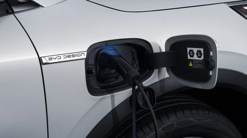 BYD Atto 3 facelift in HK – still FWD, 204 PS, 420 km WLTP range, but with faster 105 kW DC charging