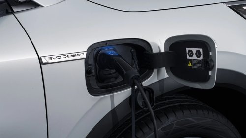 BYD Atto 3 facelift launching in Malaysia June 5 – basic updates or full-blown Evo 800V RWD revamp?