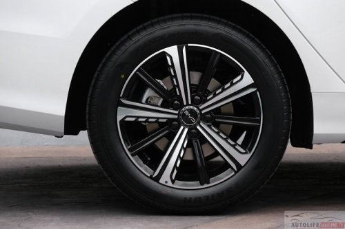 BYD Seal 5 DM-i line-up updated in Thailand – PHEV sedan with up to 120 km EV range; priced from RM75k