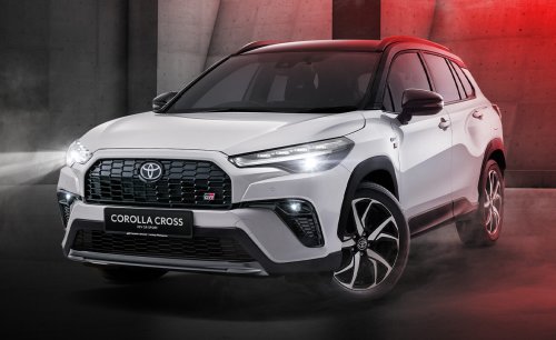 Toyota, Toyota Corolla, Toyota Corolla Cross, Toyota GR Corolla, 2026 Toyota Corolla Cross HEV GR Sport – new grille, extra GR logos, sportier cabin, same RM149k price
