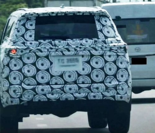 Toyota, Toyota Fortuner, Toyota Hilux, 2026 Toyota Fortuner spied – based on new Hilux, heavy facelift with carryover body structure