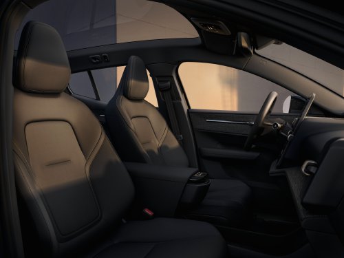 Volvo EX30 updated for MY2026 – entry-level 150 PS powertrain added, up to 476 km WLTP; new UX, V2L