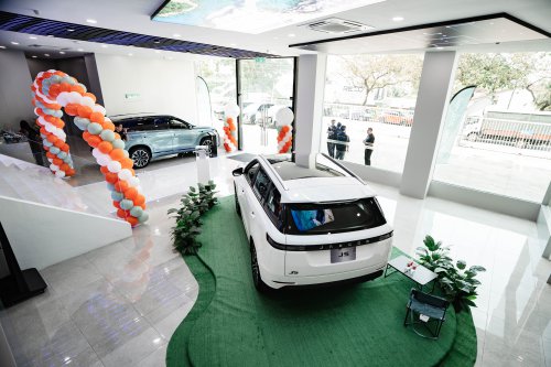 Buy a Jaecoo J5 from Omoda Jaecoo Carro, enjoy launch package worth RM8k including RM3k Duit Raya