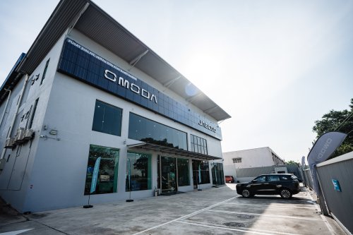 Buy a Jaecoo J5 from Omoda Jaecoo Carro, enjoy launch package worth RM8k including RM3k Duit Raya