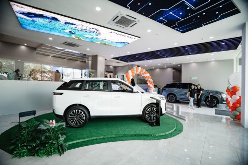Buy a Jaecoo J5 from Omoda Jaecoo Carro, enjoy launch package worth RM8k including RM3k Duit Raya