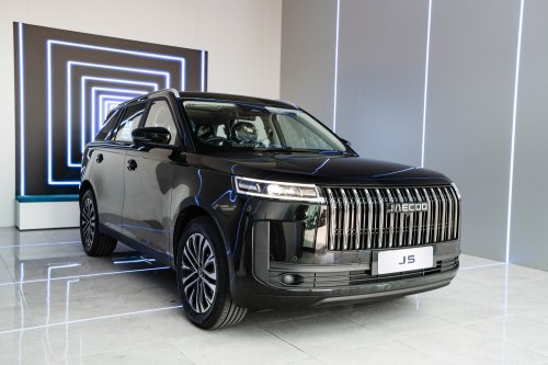 Buy a Jaecoo J5 from Omoda Jaecoo Carro, enjoy launch package worth RM8k including RM3k Duit Raya