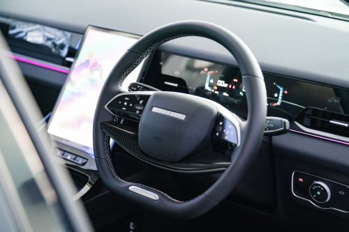 Buy a Jaecoo J5 from Omoda Jaecoo Carro, enjoy launch package worth RM8k including RM3k Duit Raya