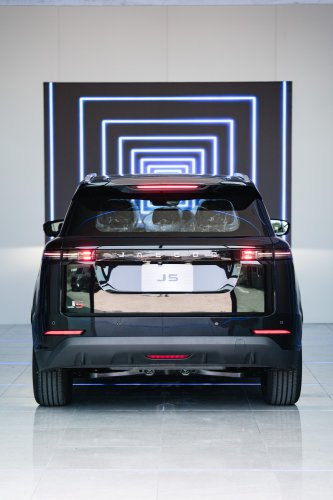 Buy a Jaecoo J5 from Omoda Jaecoo Carro, enjoy launch package worth RM8k including RM3k Duit Raya