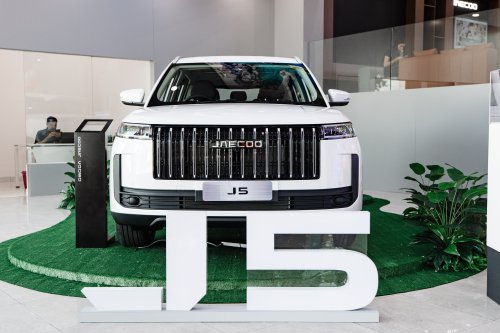 Buy a Jaecoo J5 from Omoda Jaecoo Carro, enjoy launch package worth RM8k including RM3k Duit Raya