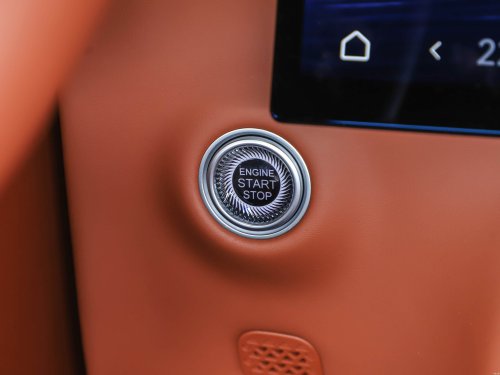 Jaecoo J8 facelift in China – badged Chery Tiggo 9, gains massive touchscreen, 261 PS 2.0T 4-cylinder