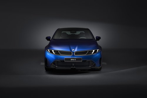 2026 BMW i3 L in China – LWB with manual door handles, over 1,000 km CLTC, coming to Malaysia?