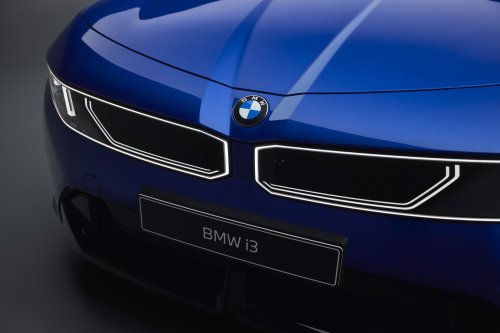 2026 BMW i3 L in China – LWB with manual door handles, over 1,000 km CLTC, coming to Malaysia?