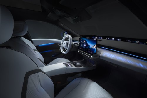 2026 BMW i3 L in China – LWB with manual door handles, over 1,000 km CLTC, coming to Malaysia?