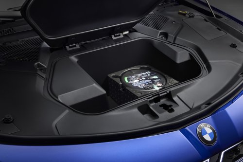 2026 BMW i3 L in China – LWB with manual door handles, over 1,000 km CLTC, coming to Malaysia?