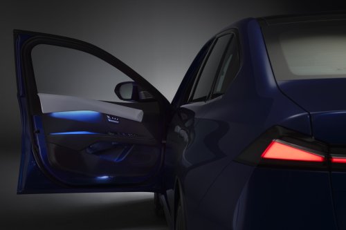 2026 BMW i3 L in China – LWB with manual door handles, over 1,000 km CLTC, coming to Malaysia?