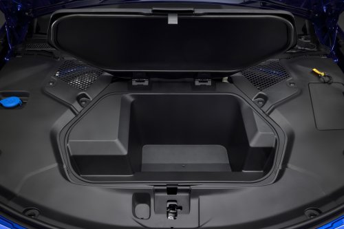 2026 BMW i3 L in China – LWB with manual door handles, over 1,000 km CLTC, coming to Malaysia?