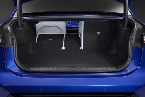 2026 BMW i3 L in China – LWB with manual door handles, over 1,000 km CLTC, coming to Malaysia?