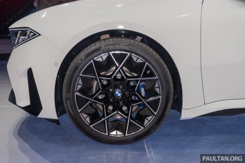 2026 BMW i3 L in China – LWB with manual door handles, over 1,000 km CLTC, coming to Malaysia?