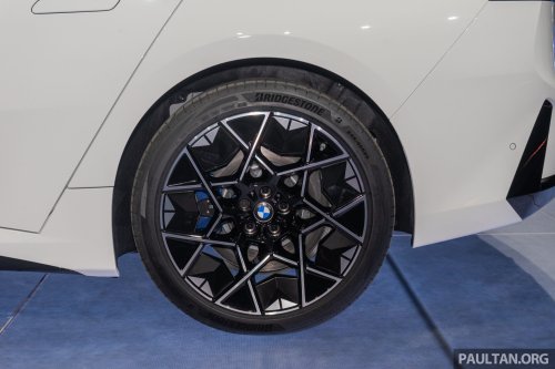 2026 BMW i3 L in China – LWB with manual door handles, over 1,000 km CLTC, coming to Malaysia?