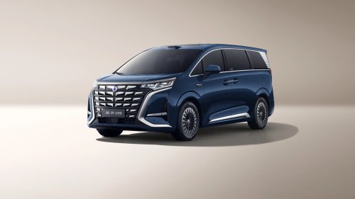 Denza D9 DM-i goes global – PHEV luxury MPV, 353 PS, 210 km WLTP EV range, 559 kW Flash Charging