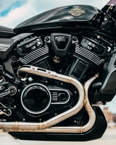 Harley-Davidson shows carbon-fibre RMCR Concept