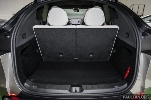 Tesla Model Y L previewed in Malaysia – stretched 6-seater, 681 km WLTP, adaptive damping, launch Apr 1